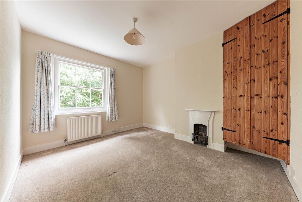 Property photo 2 of 21 L J Imaging-1.Jpg