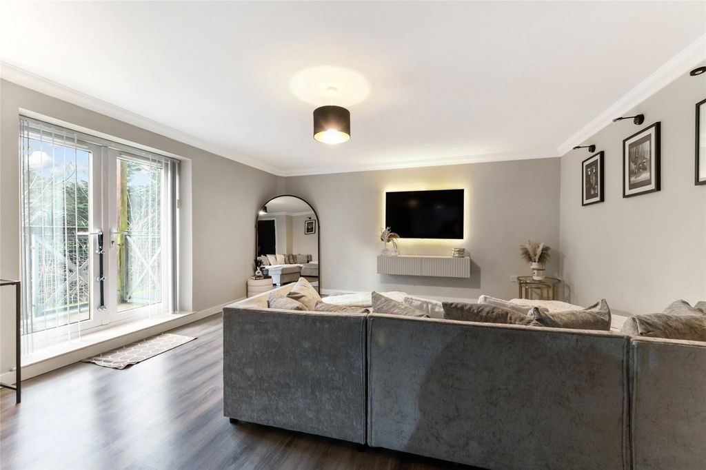 Property photo 3 of 25 Picture No. 02