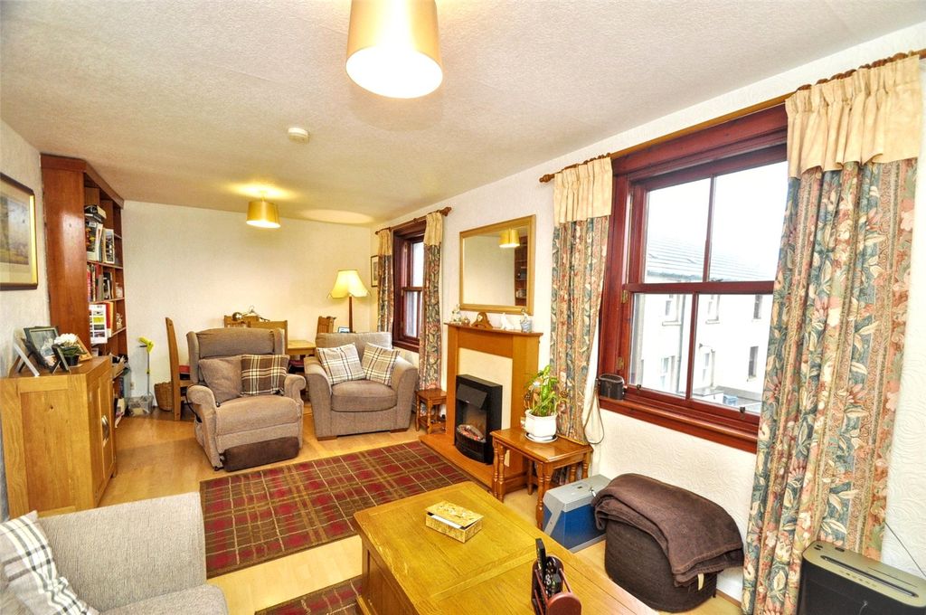 Property photo 2 of 15 Living Room (2)