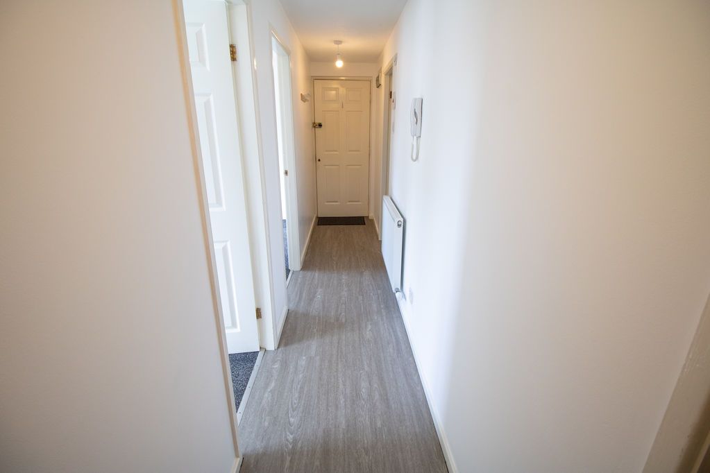 Property photo 2 of 9 Entrance Hallway