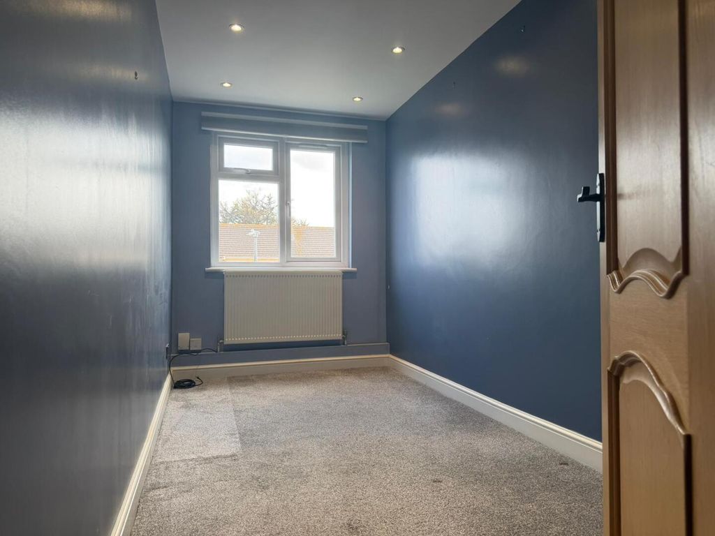 Property photo 1 of 20 Bedroom