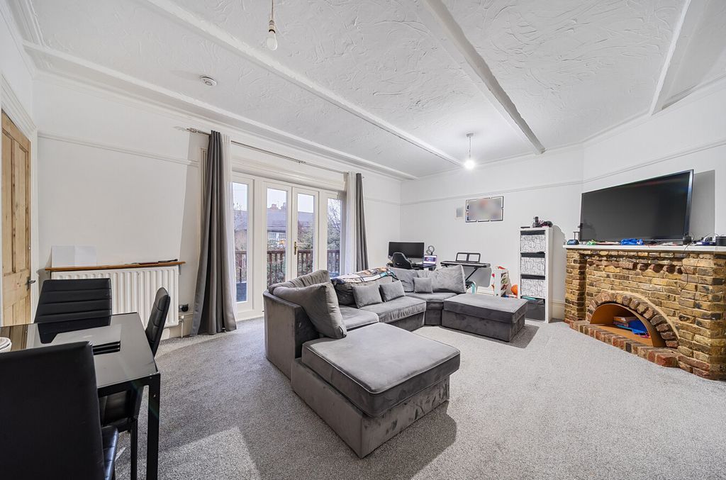 Property photo 2 of 15 1396327-8-695Fde0...