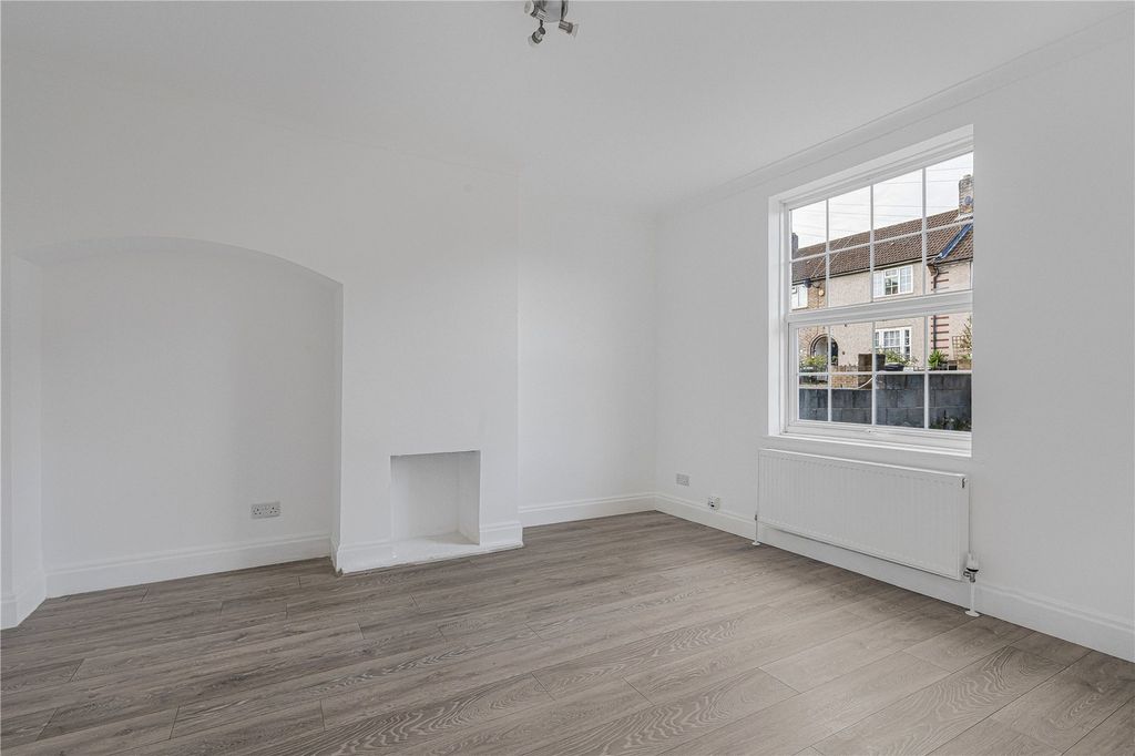 Property photo 2 of 14 Picture No. 08