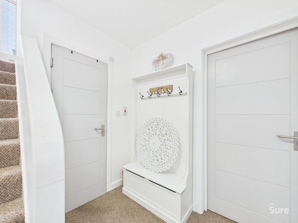 Property photo 3 of 37