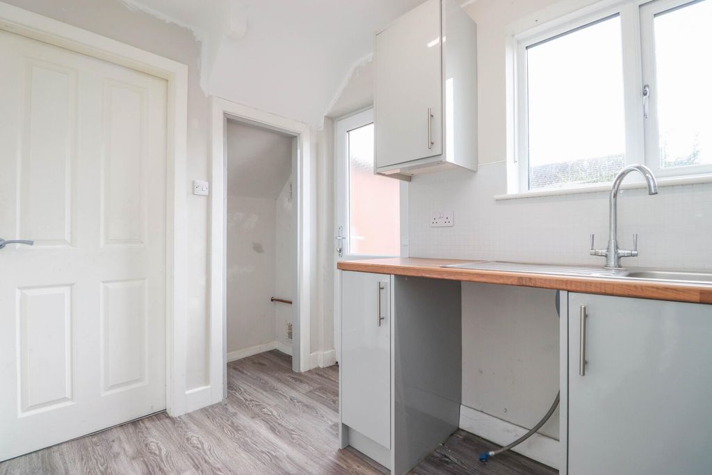 Property photo 3 of 4 Kitchen