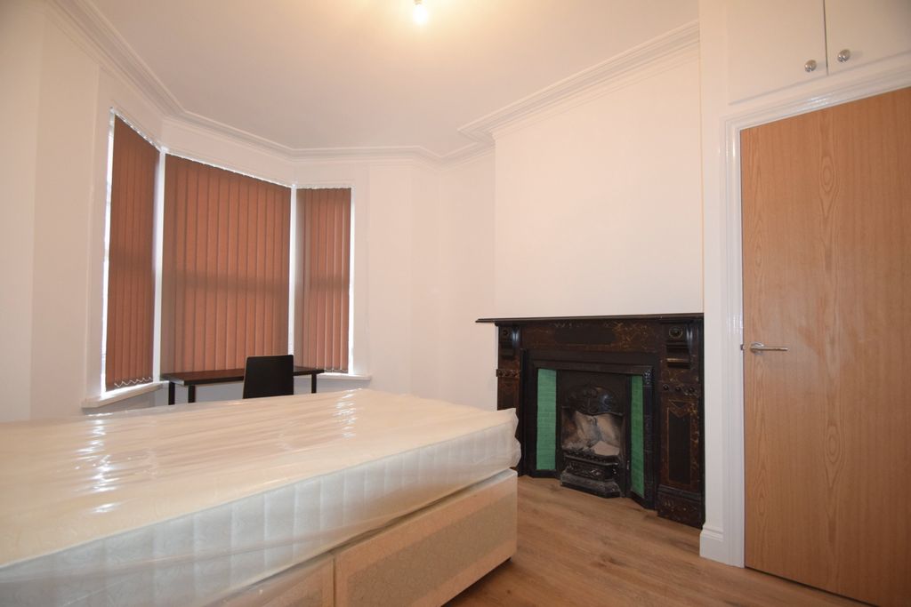 Property photo 3 of 11 Photo 4