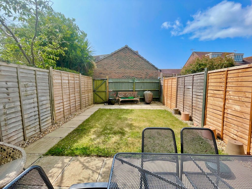 Property photo 2 of 16 27 The Poplars Rear Garden
