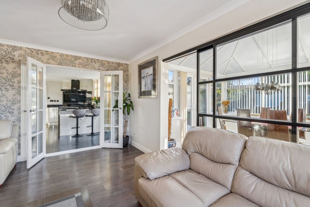 Property photo 3 of 21