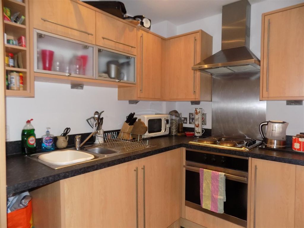 Property photo 3 of 10 Kit.Jpg