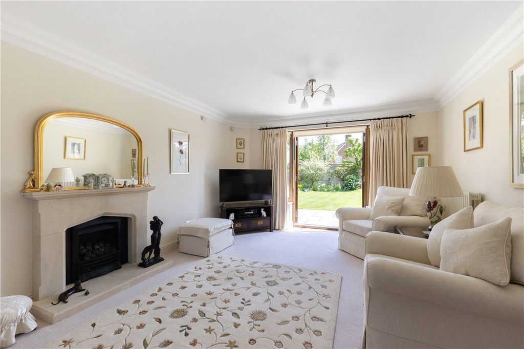 Property photo 3 of 25 Sitting Room