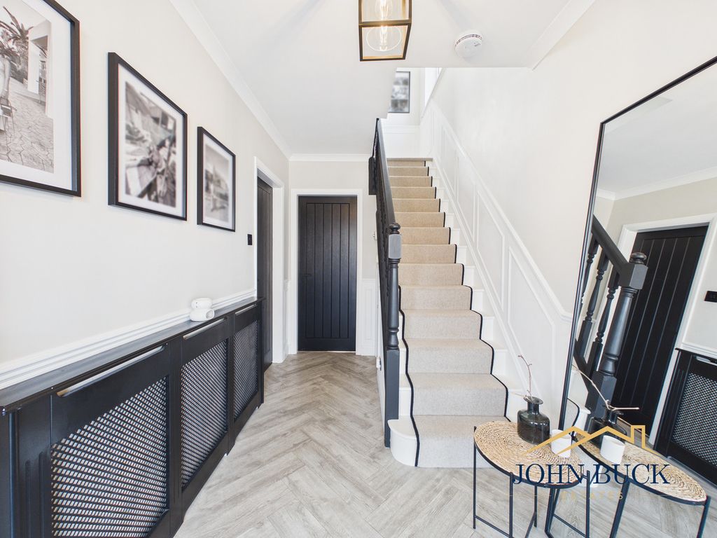 Property photo 2 of 25