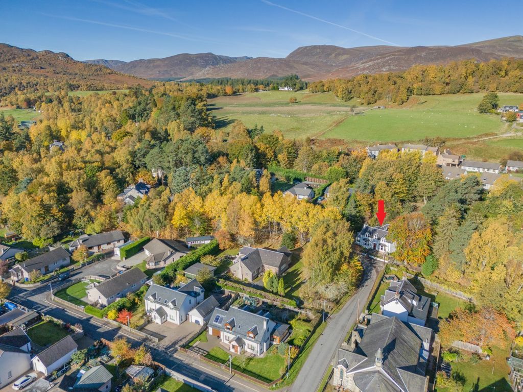 Property photo 2 of 39 Glenquoich