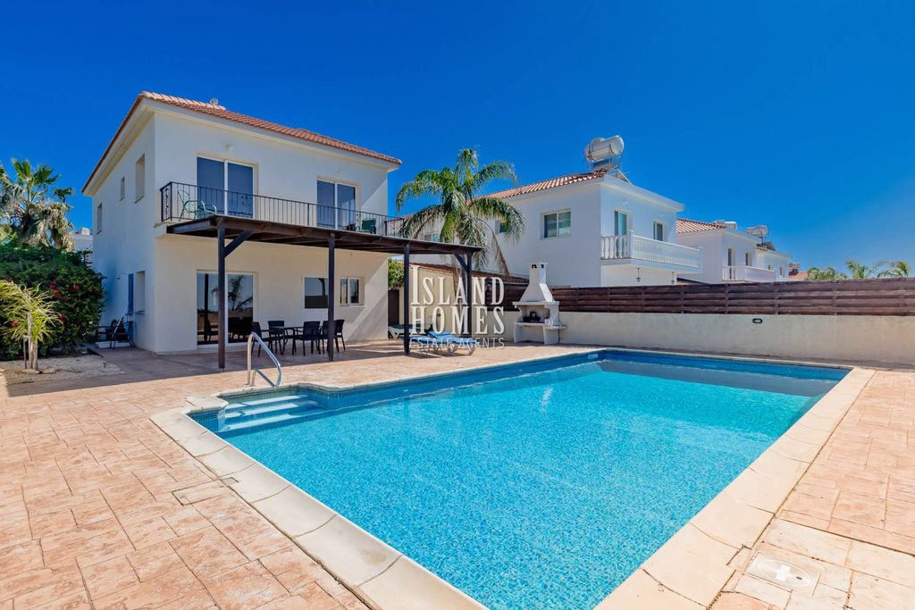 Property photo 1 of 40