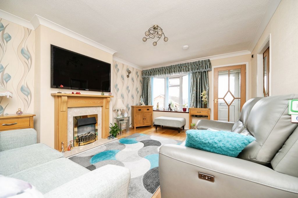 Property photo 3 of 16 Pbox-Img.Jpg