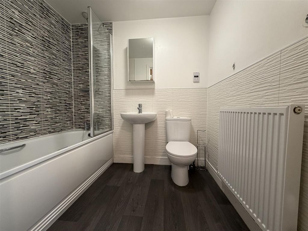 Additional image 10 of 2 bed flat to rentBrunton Road, Pool, Redruth TR15