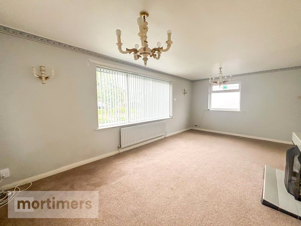 Property photo 3 of 16 Living Room