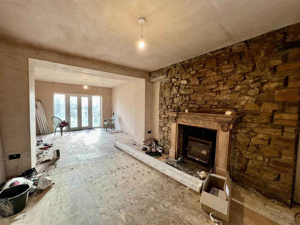 Property photo 3 of 21 Sitting Room