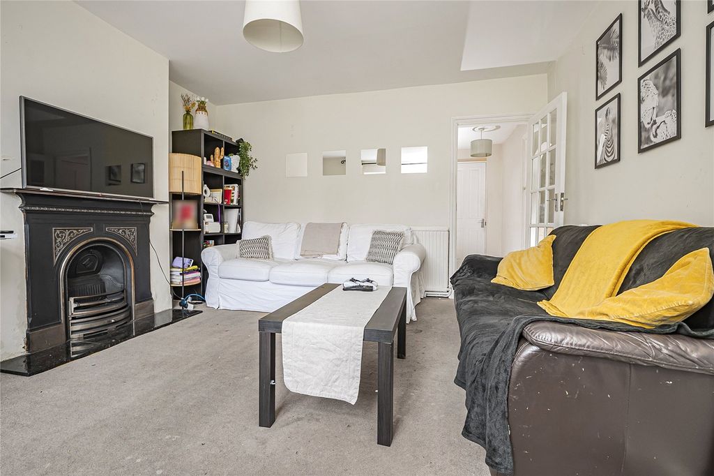 Property photo 3 of 16 Picture No. 12