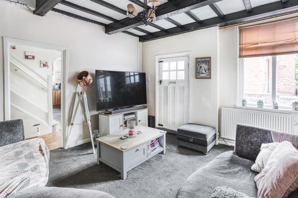 Property photo 3 of 11