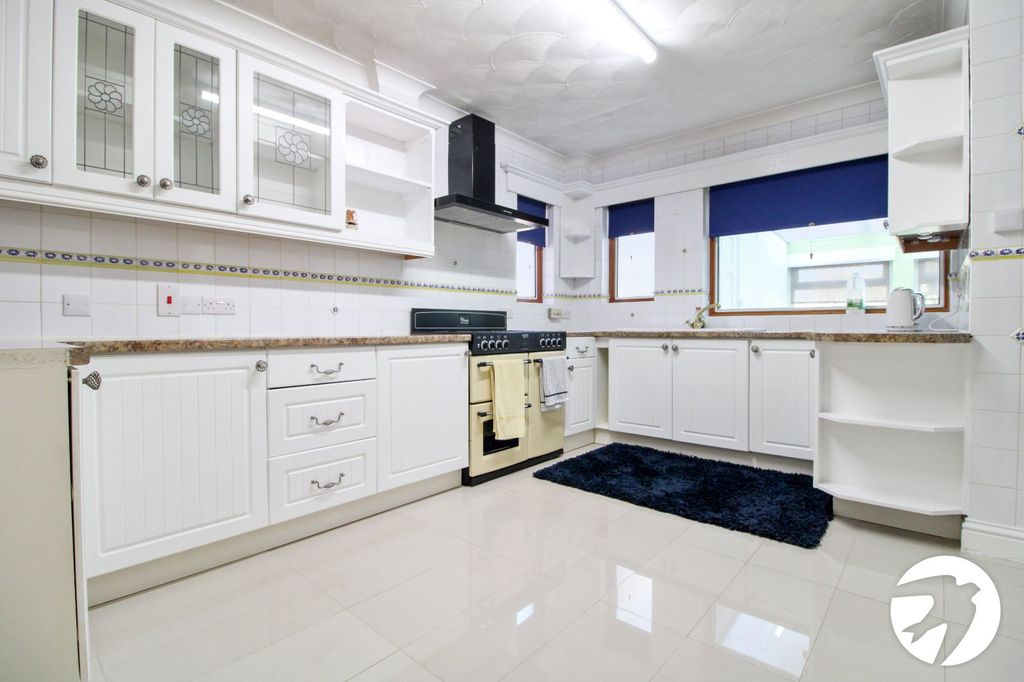 Property photo 2 of 12 Picture No. 05