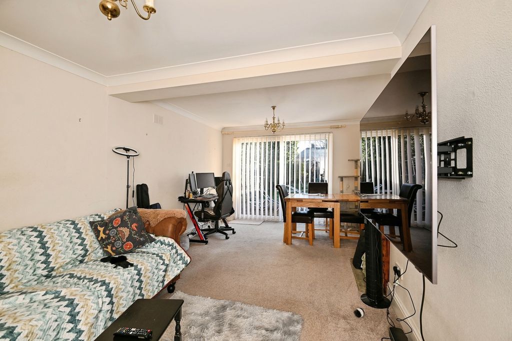 Property photo 3 of 14 Photo