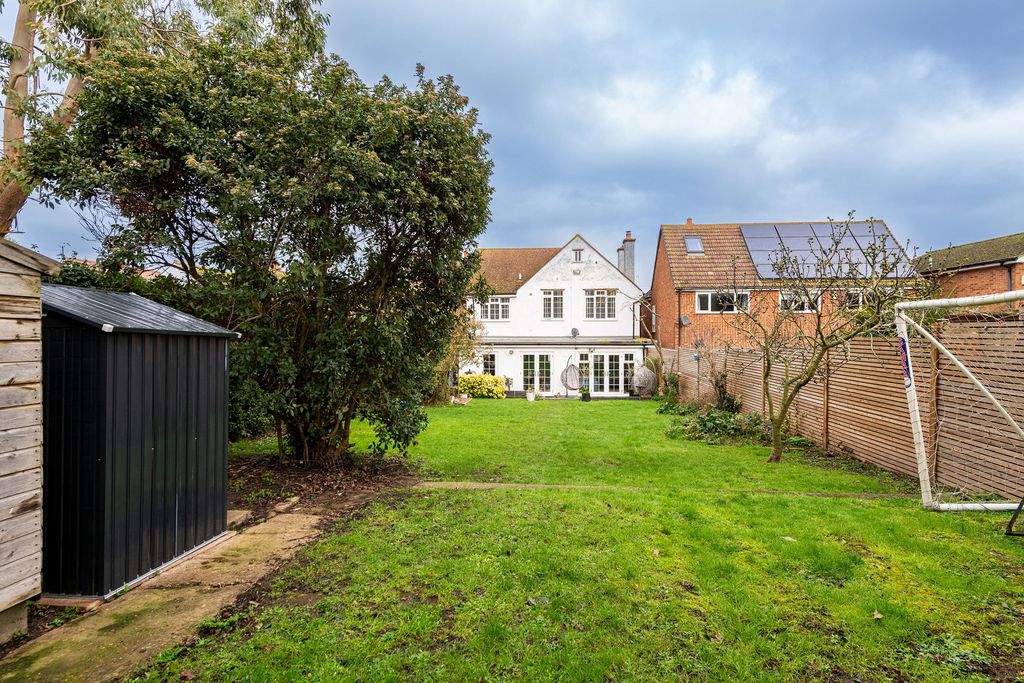 Property photo 3 of 29