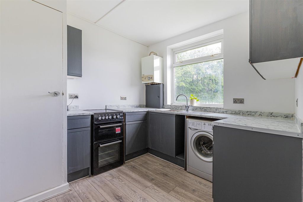 Property photo 2 of 10 Fairwood Road 101-3.Jpg