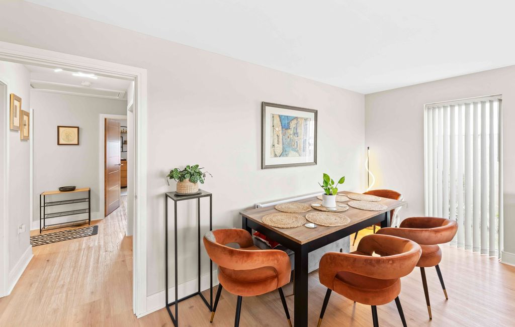 Property photo 2 of 19 Lounge/Diner