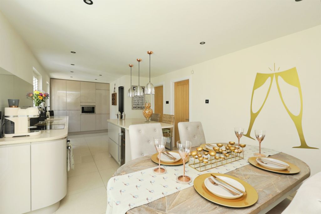 Property photo 2 of 20 Kitchen