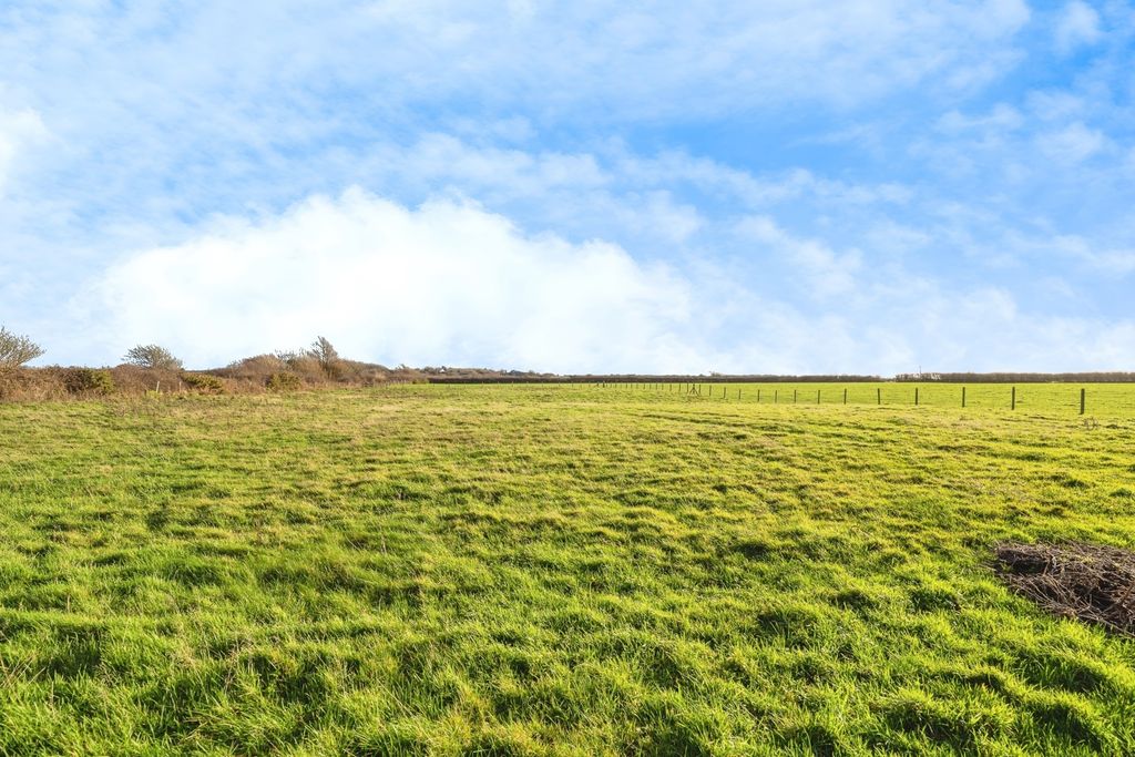 Property photo 2 of 20 Pbox-Img.Jpg