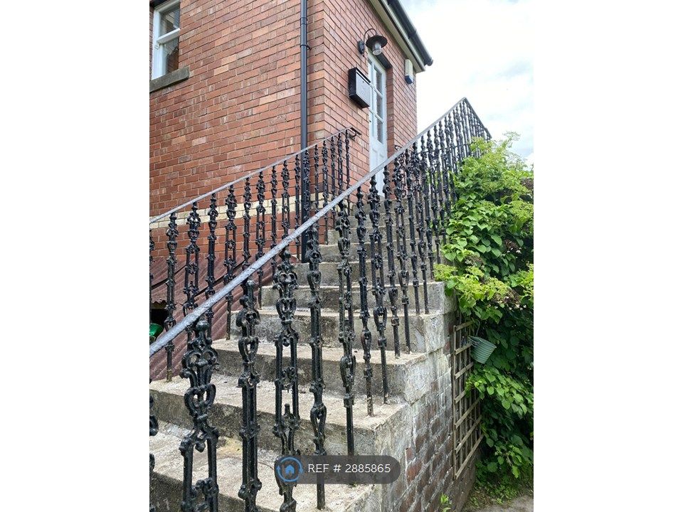 Property photo 2 of 20 Stairs To Entrance Landing