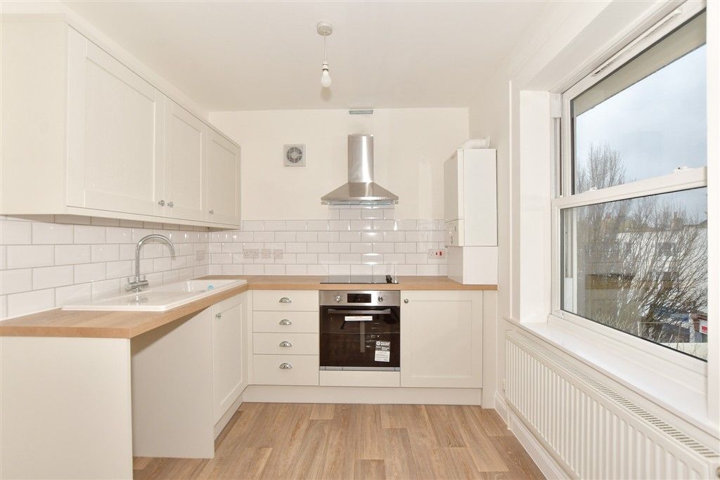 Property photo 3 of 7 Kitchen