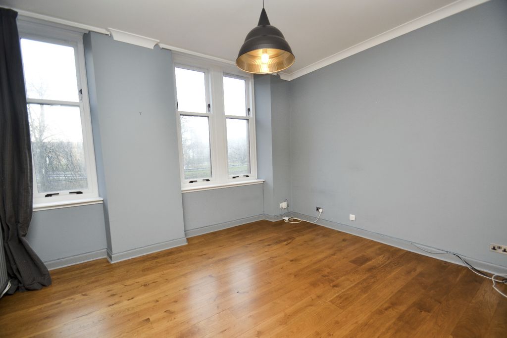 Property photo 2 of 15 4802714