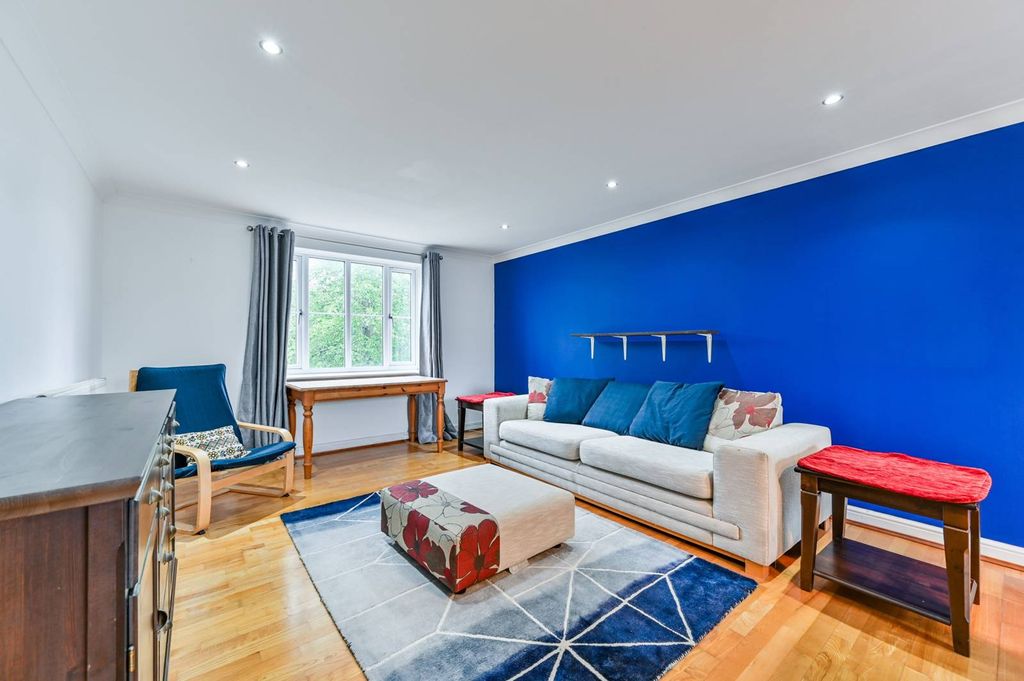 Property photo 2 of 22