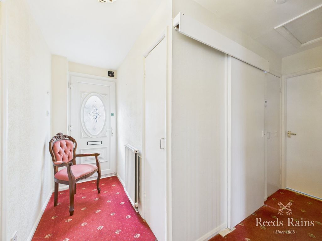 Property photo 3 of 15 Entrance Hall