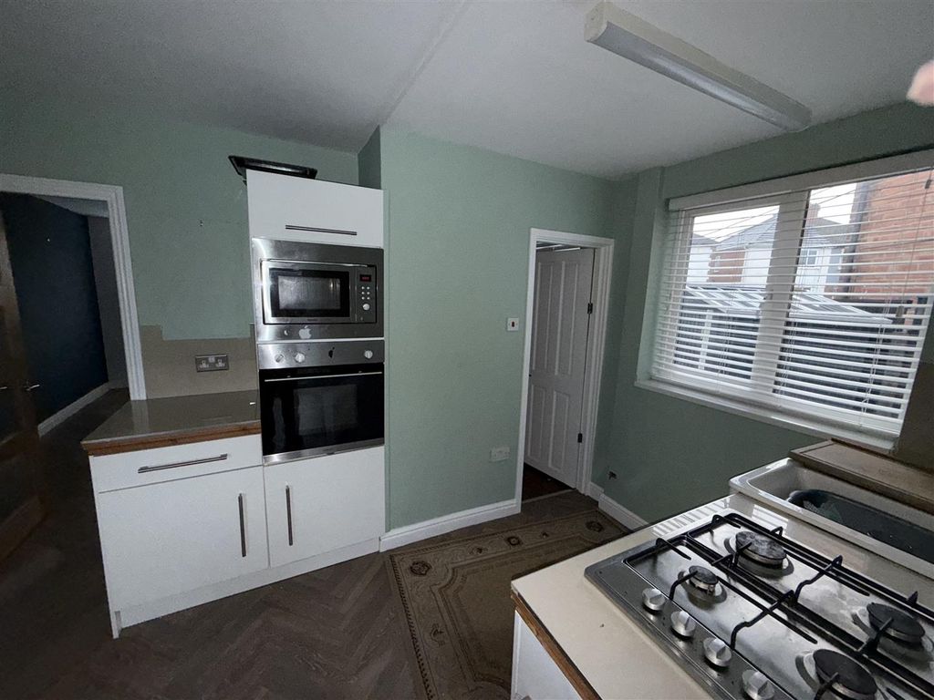 Property photo 3 of 13 Kitchen.Jpg