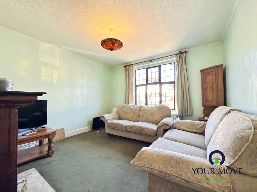 Property photo 2 of 18 Lounge