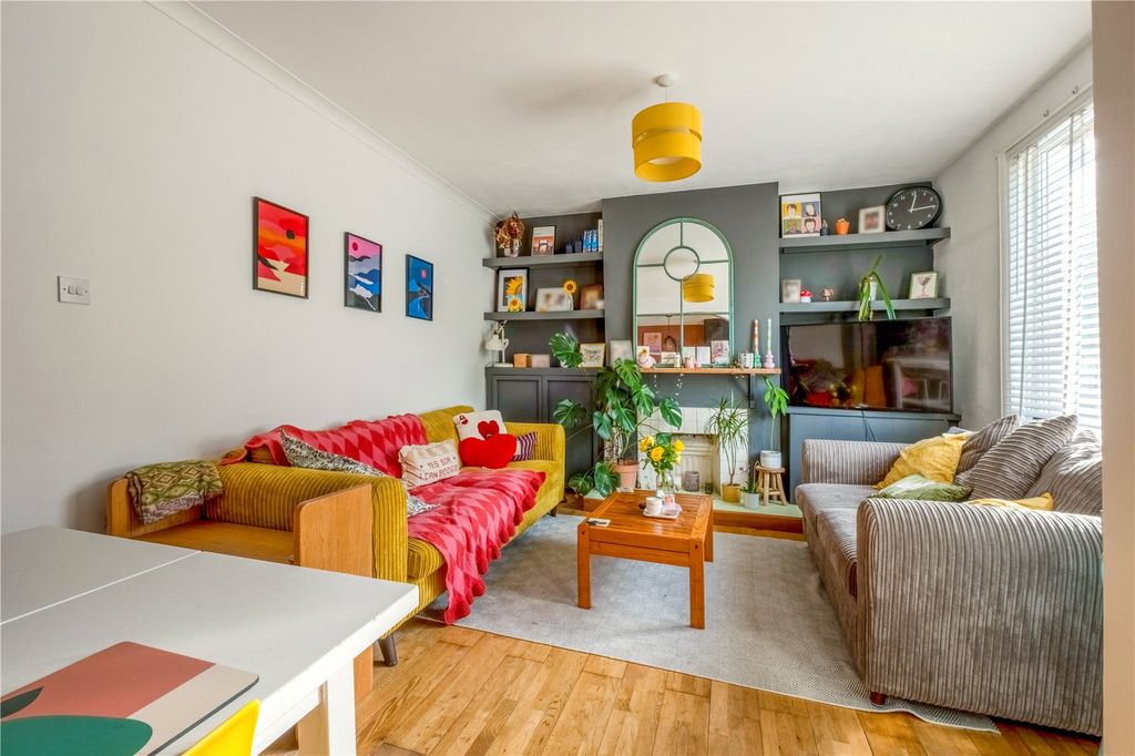Property photo 2 of 17 Picture No. 03