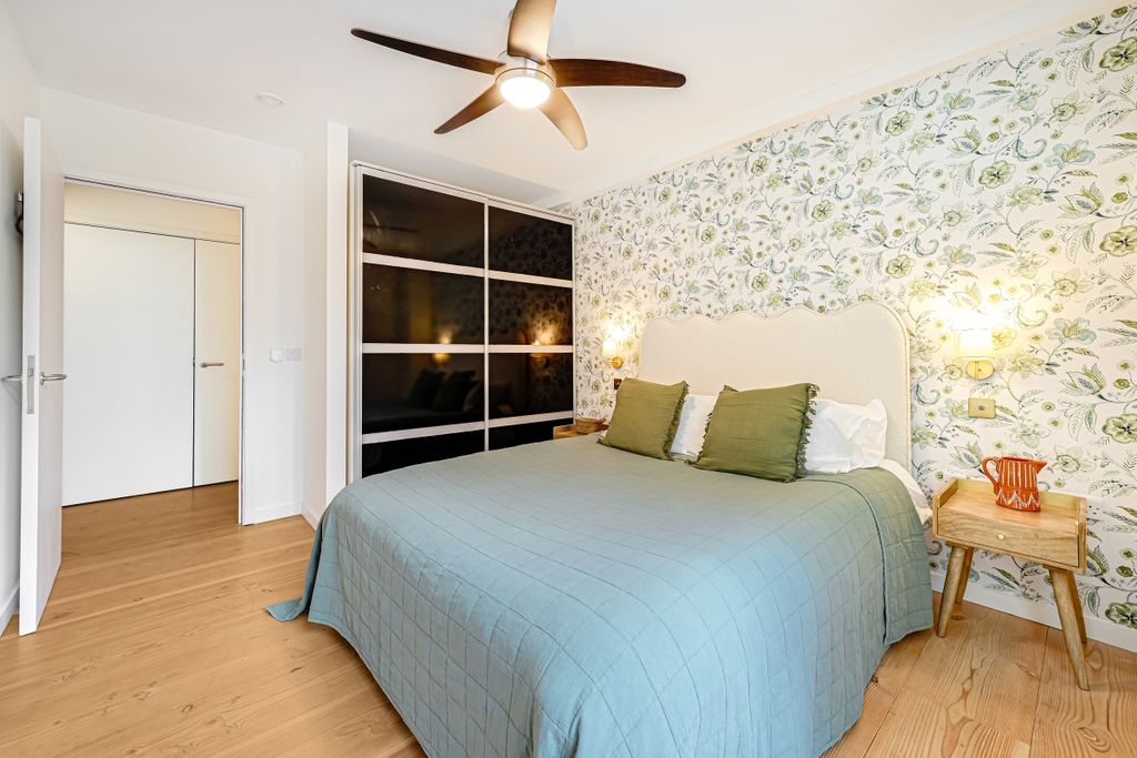 Property photo 3 of 12 Apt 8 The Regent ...