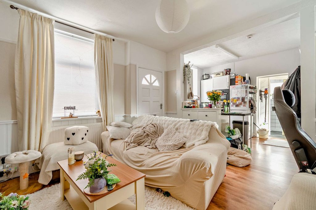 Property photo 3 of 23