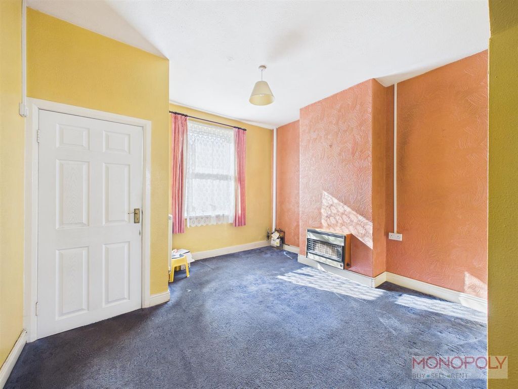 Property photo 2 of 13 Cam01943G0-Pr0642-Still007.Jpg