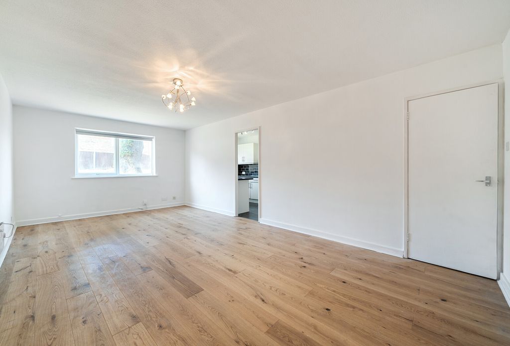 Property photo 1 of 9 1498967-5-6A718d3...