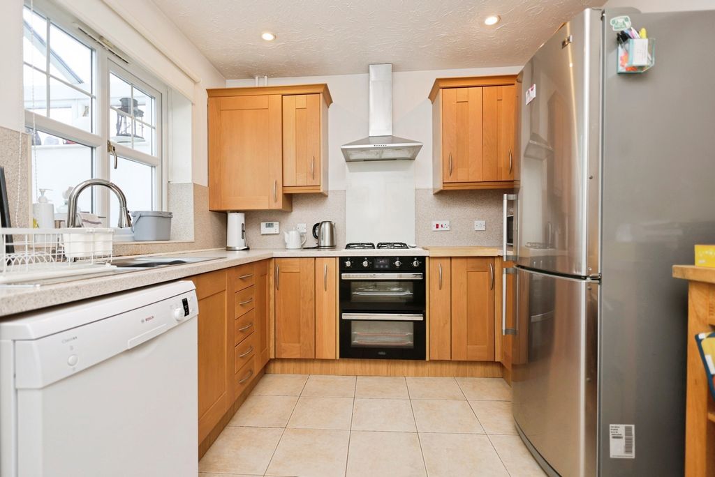 Property photo 2 of 21 Pbox-Img.Jpg