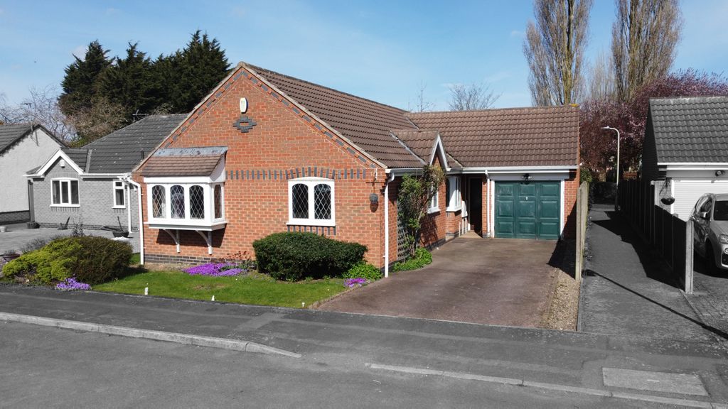 Property photo 1 of 22 Lindum Close, Syston, Leicester, Leicestershire, Le7 1Za
