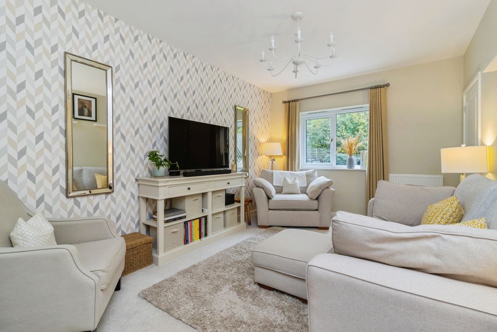 Property photo 3 of 17 Photo