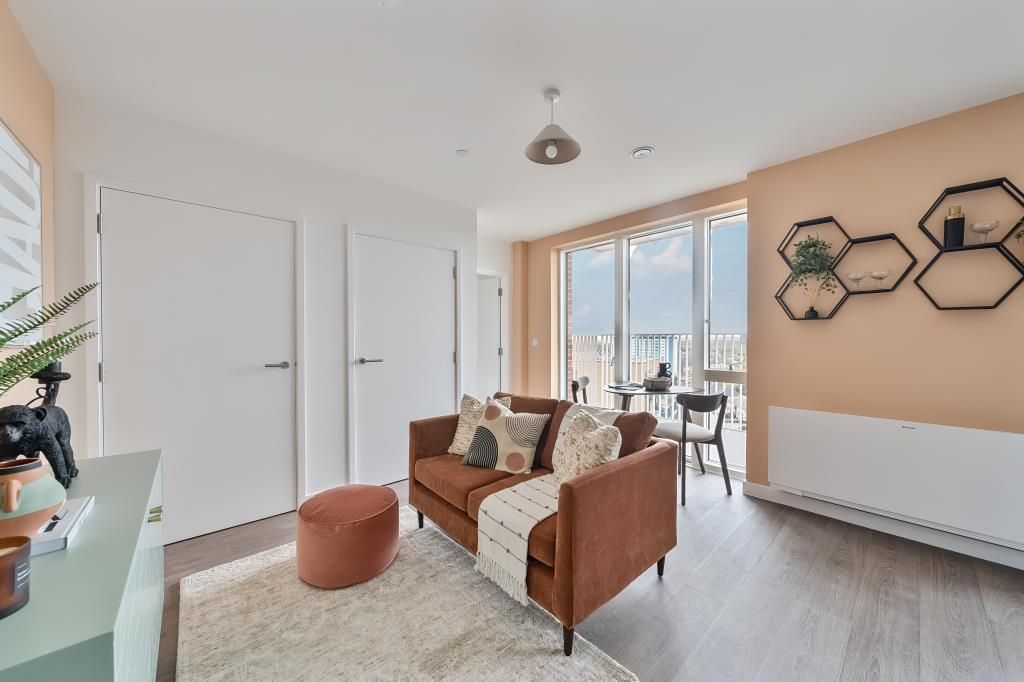 Property photo 3 of 9 Living Area