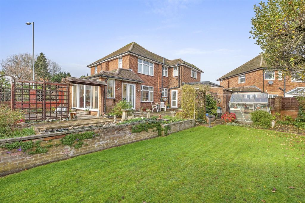 Property photo 2 of 14 84 Totteridge Lane, Hp13 7Pz-13.Jpg