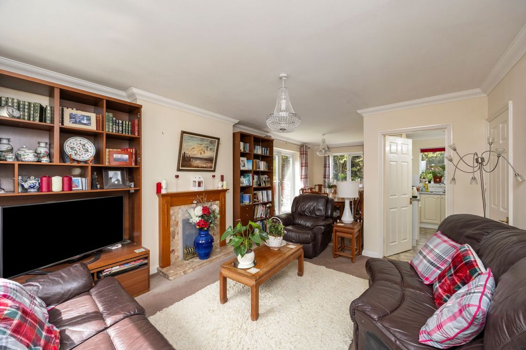 Property photo 2 of 18