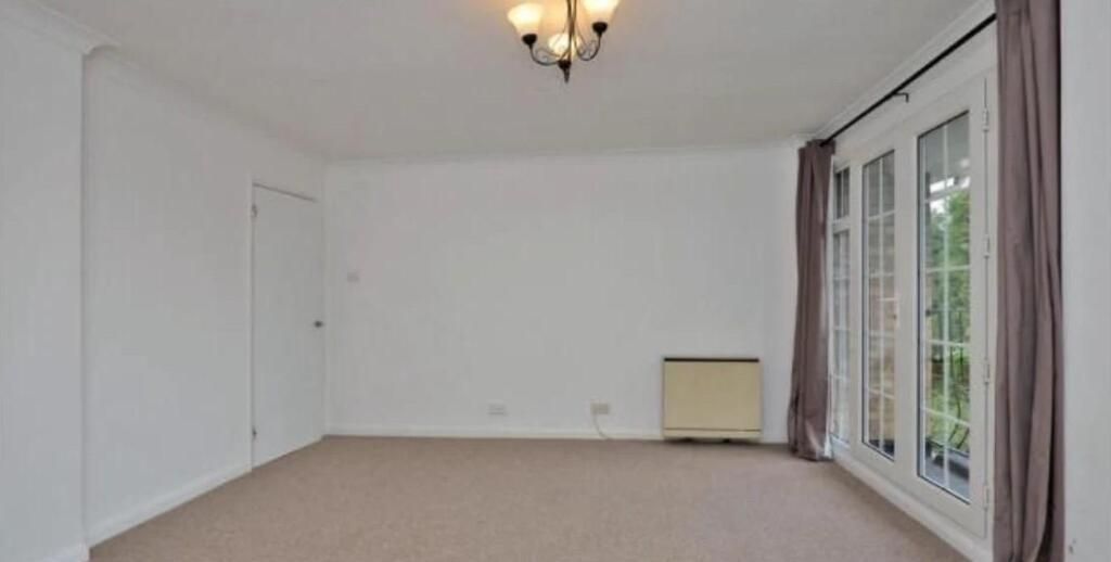 Property photo 2 of 8 Reception