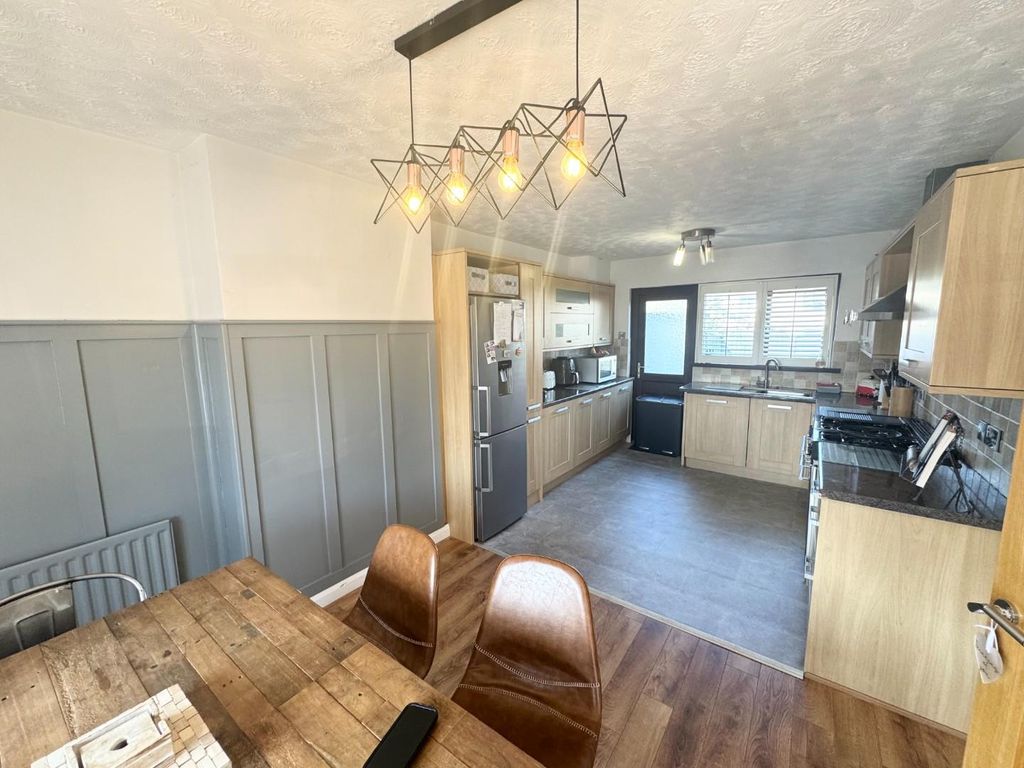 Property photo 3 of 16 Kitchen/Dining